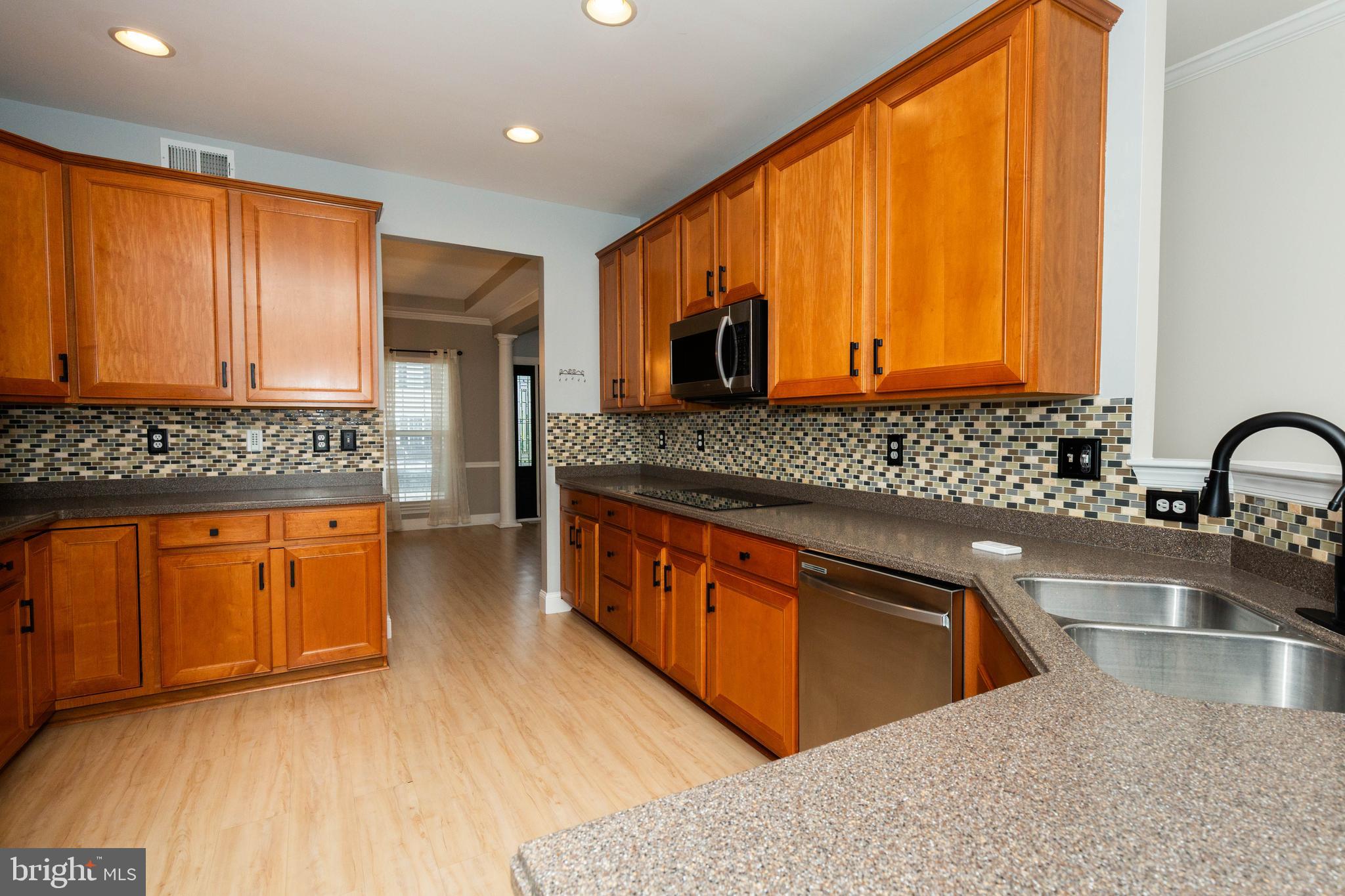 HUNTFIELD - Residential Lease