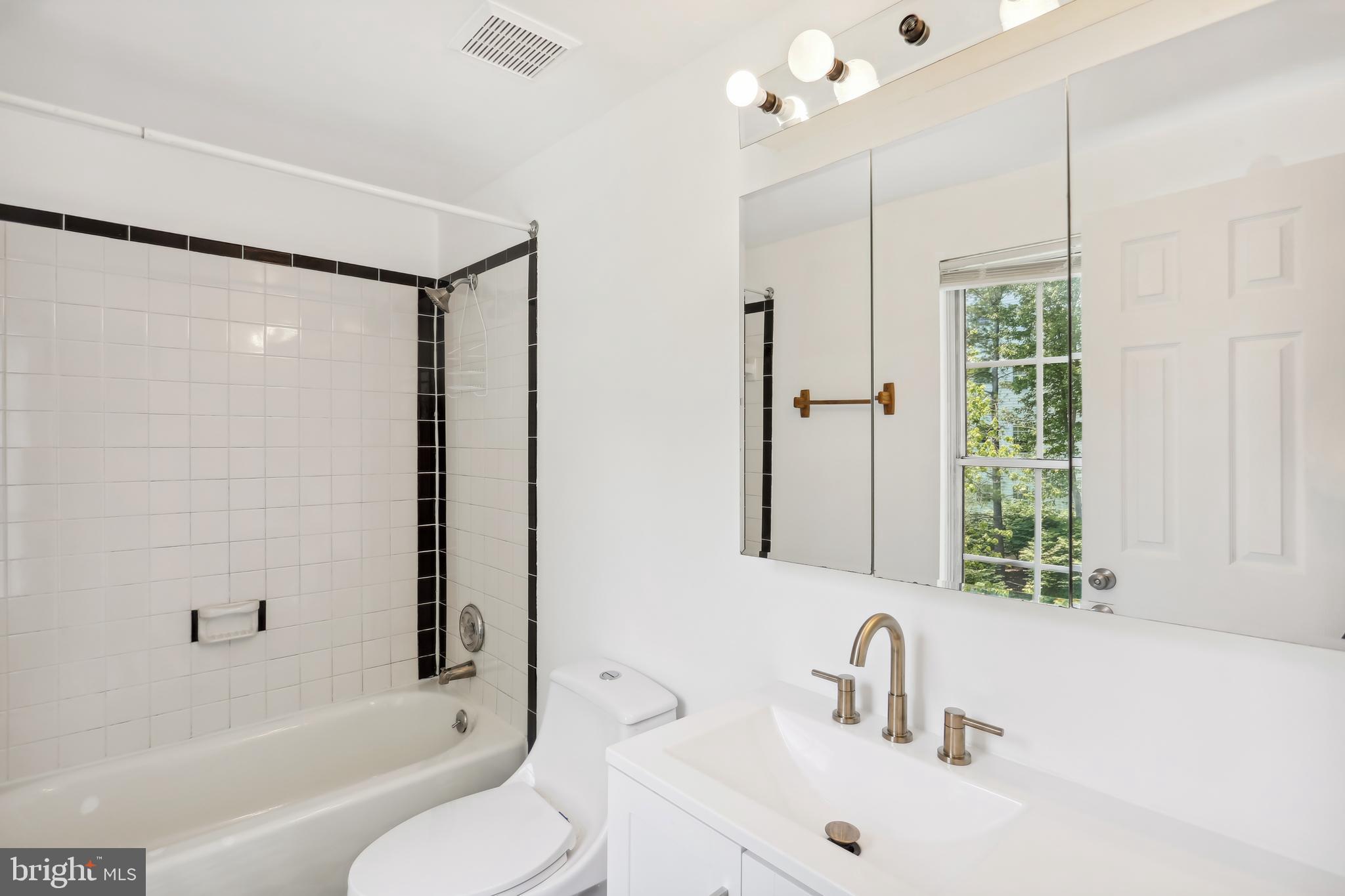 CHURCHILL TOWN SECTOR - Residential