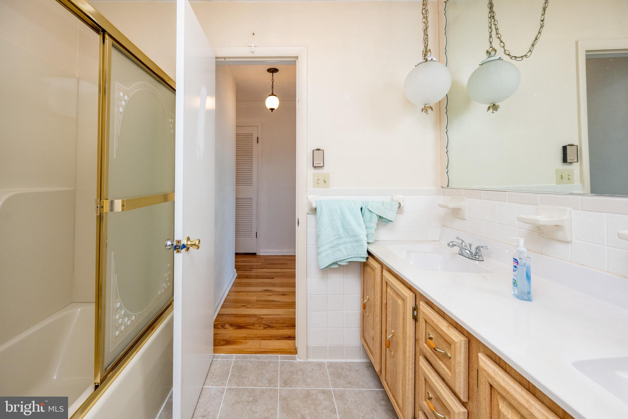 OAKLAND - Residential