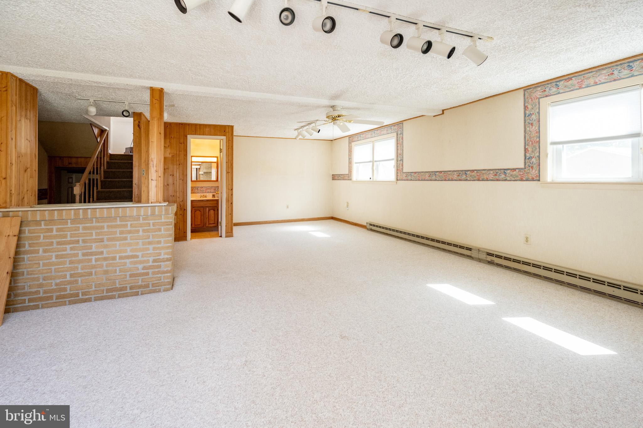 OAKLAND - Residential