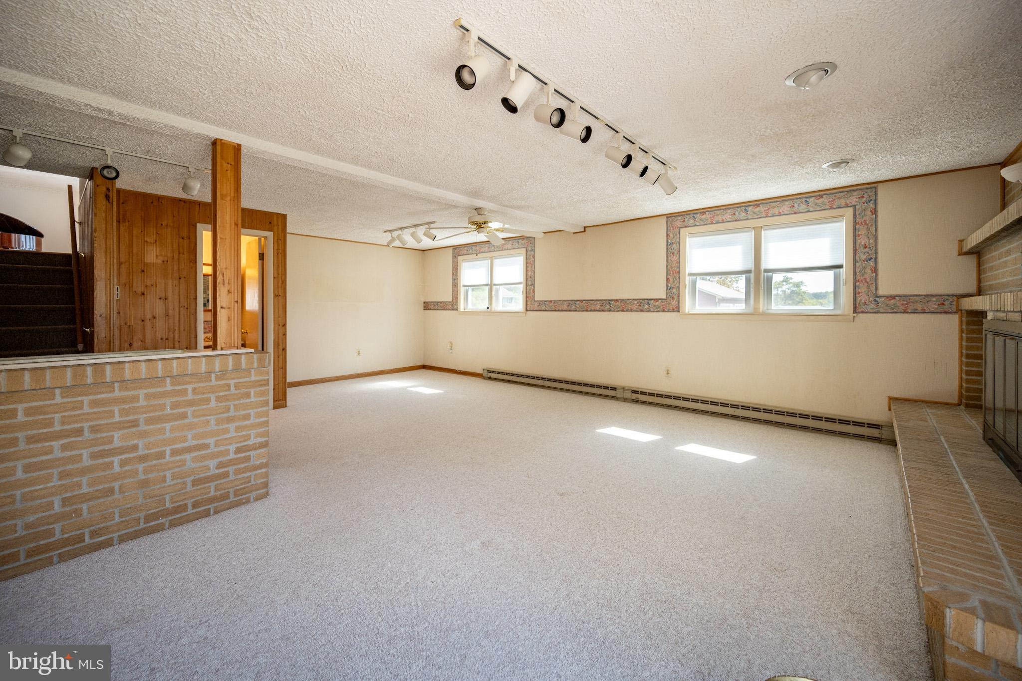 OAKLAND - Residential