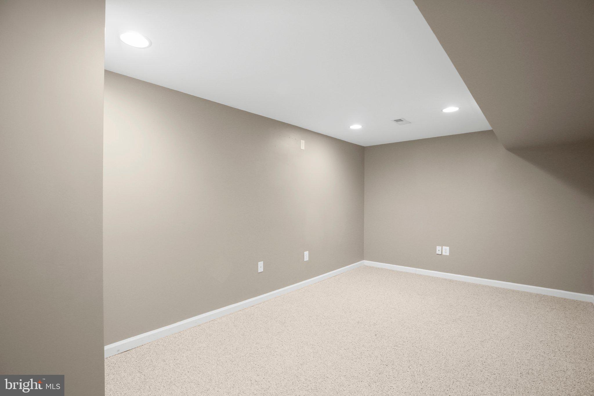 SHELTONS RUN - Residential