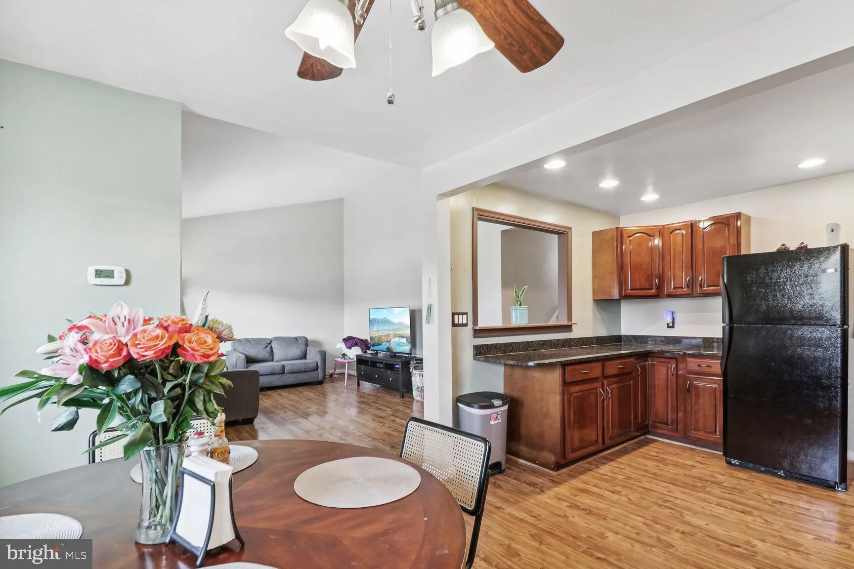 Linthicum Heights, Maryland 21090, United States, 3 Bedrooms Bedrooms, ,1 BathroomBathrooms,Residential,Pending,26408