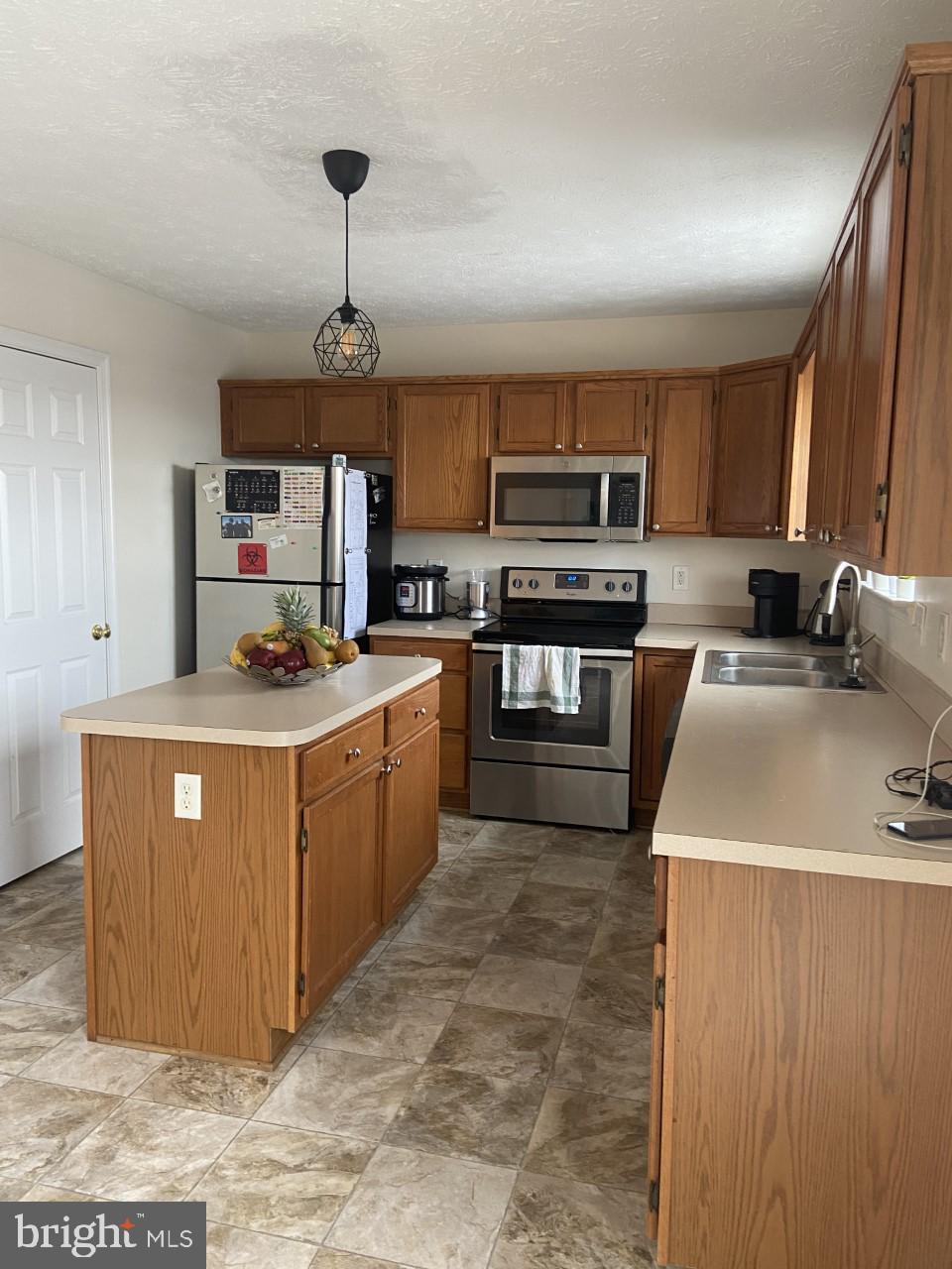 WINDSTONE TOWNHOMES - Residential Lease