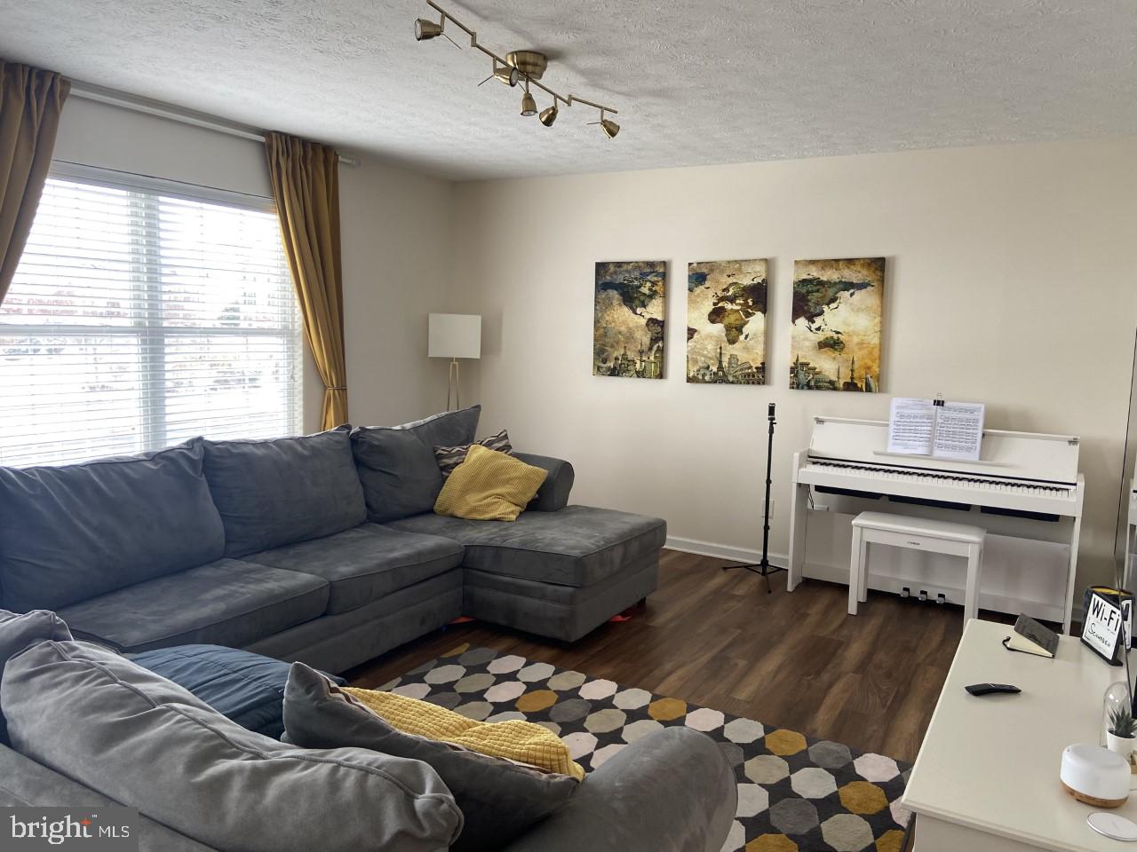 WINDSTONE TOWNHOMES - Residential Lease