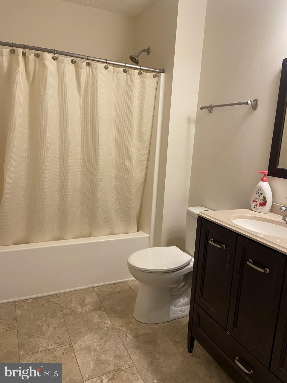 WINDSTONE TOWNHOMES - Residential Lease