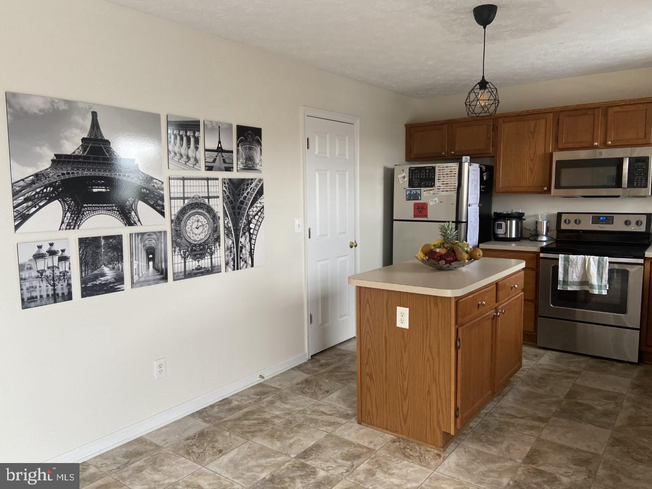 WINDSTONE TOWNHOMES - Residential Lease