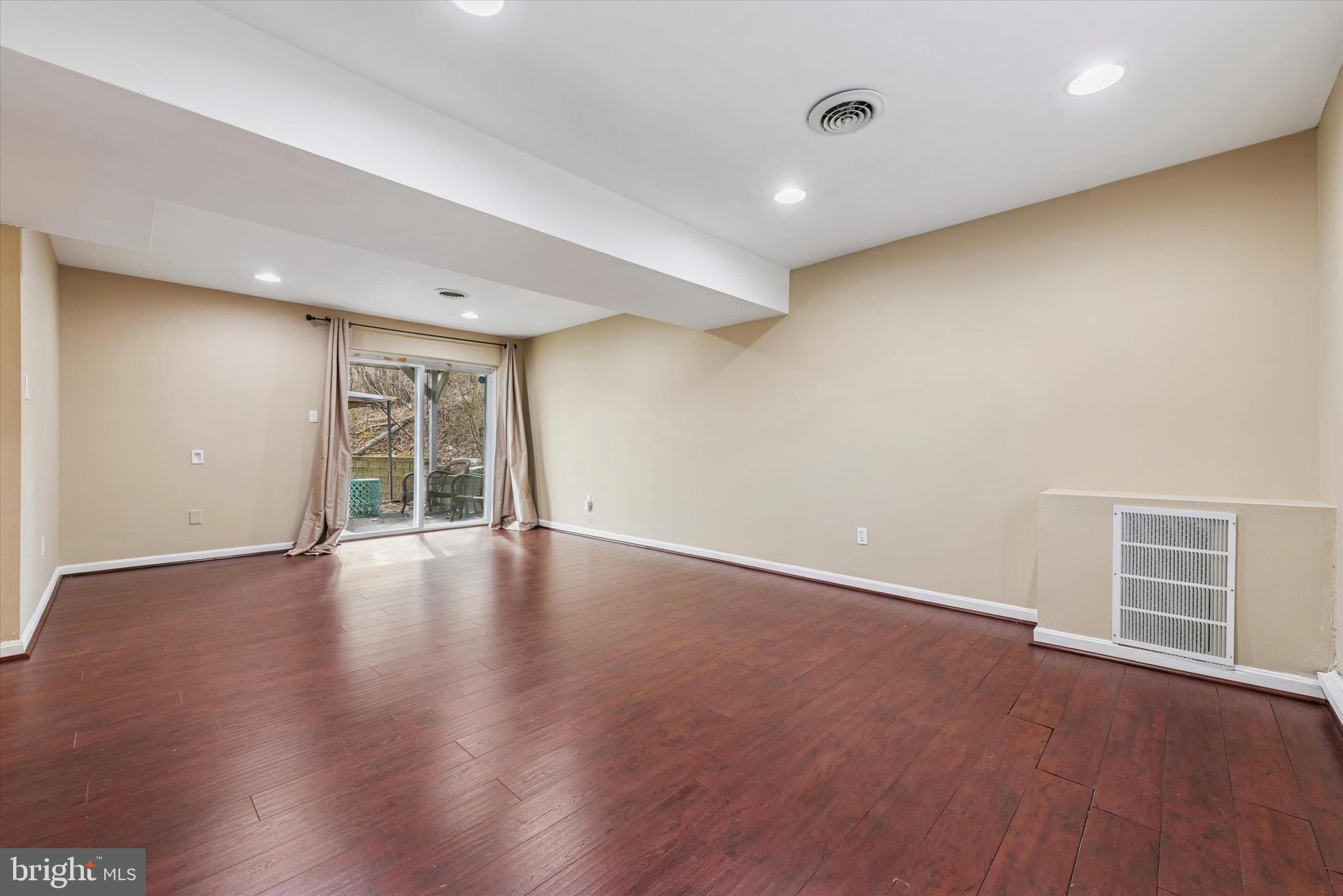 FOX KNOLL - Residential