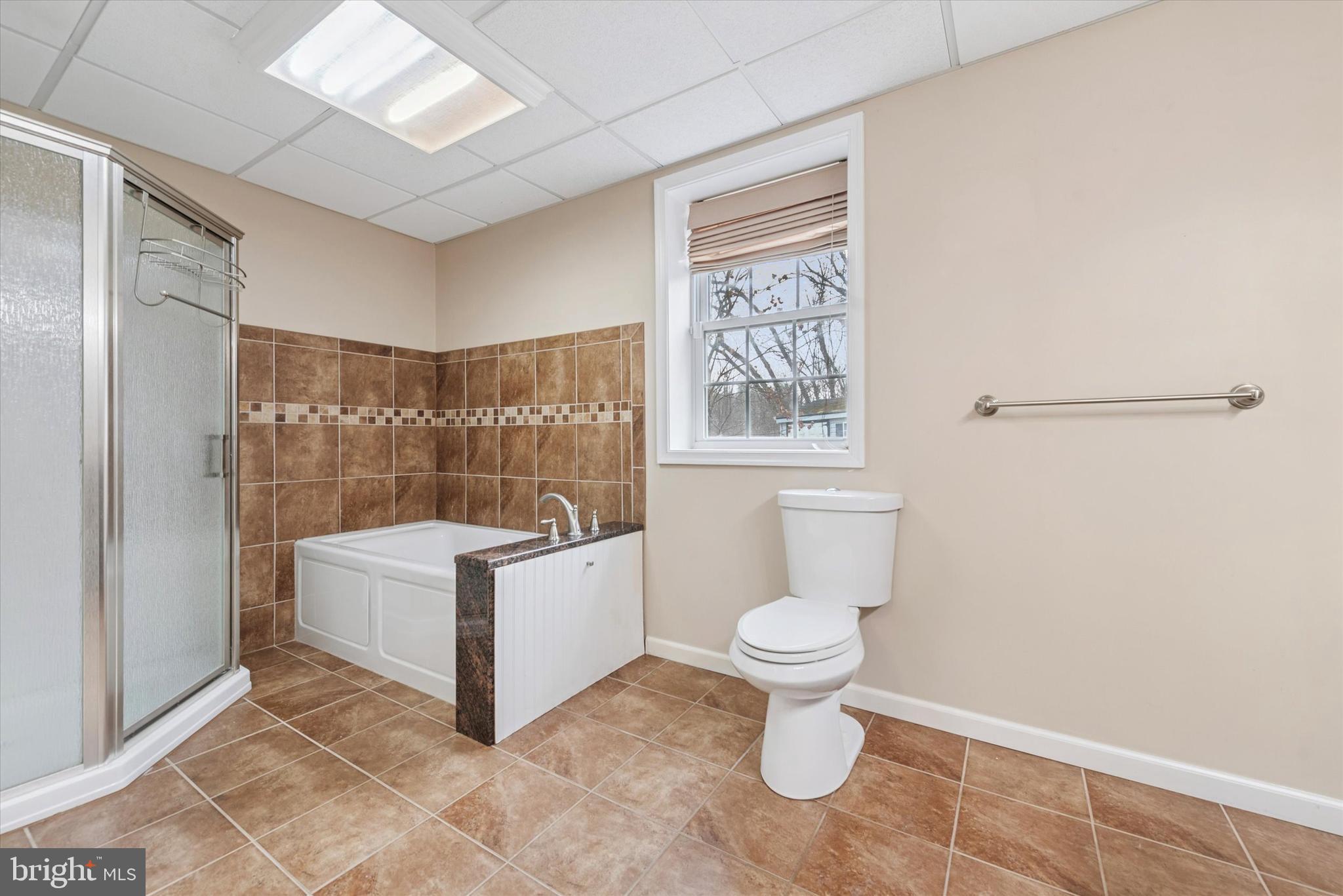 FOX KNOLL - Residential