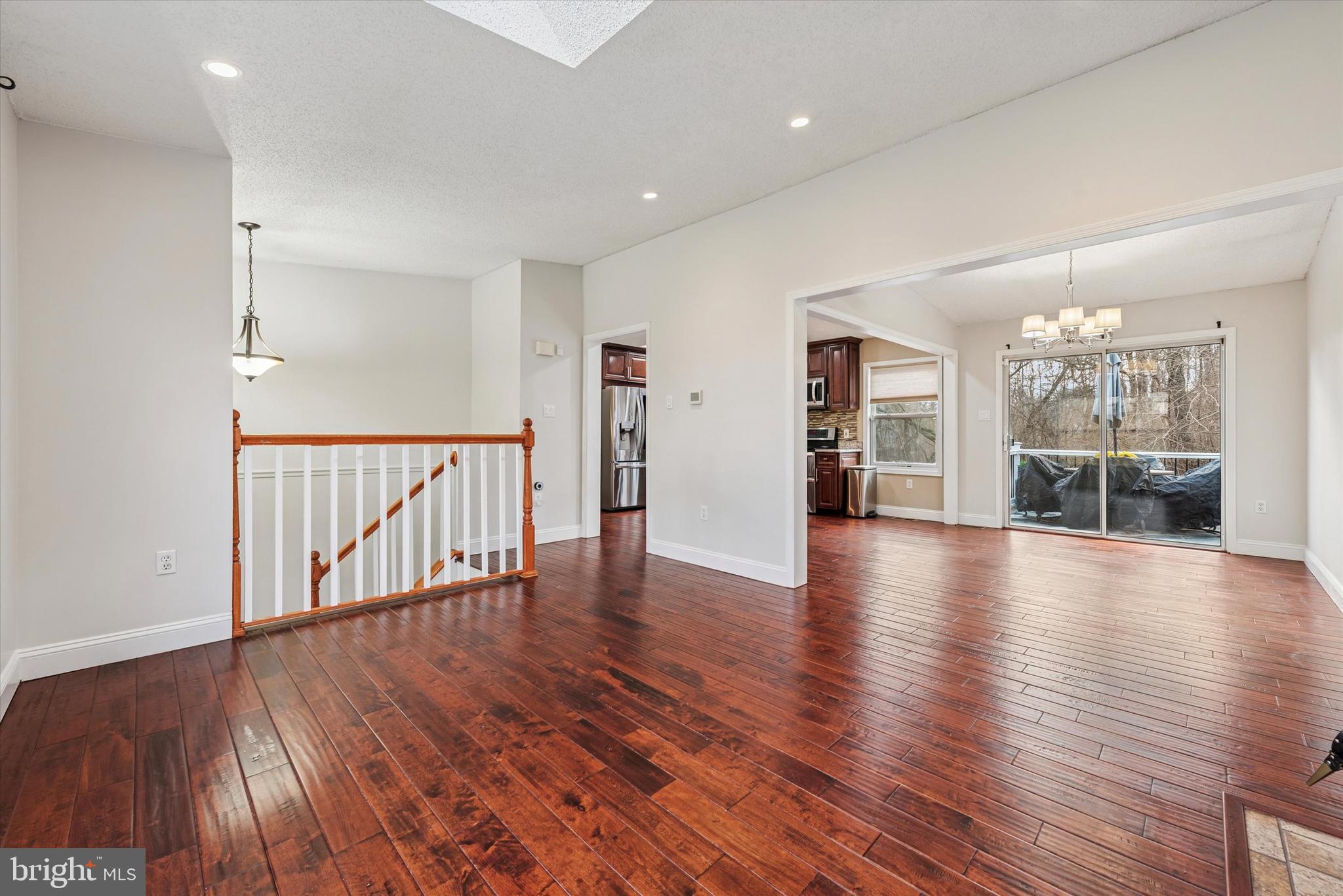 FOX KNOLL - Residential