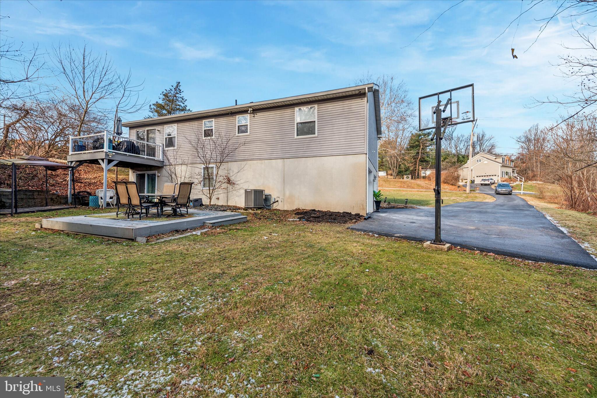 FOX KNOLL - Residential