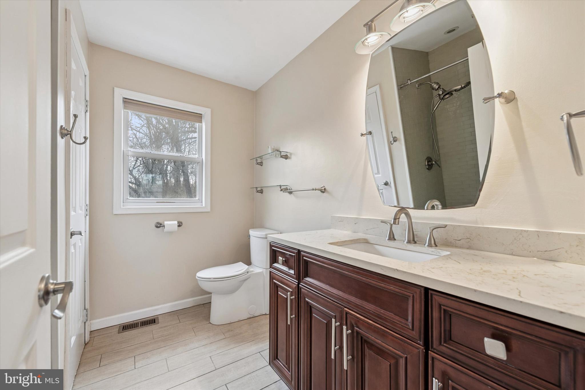 FOX KNOLL - Residential