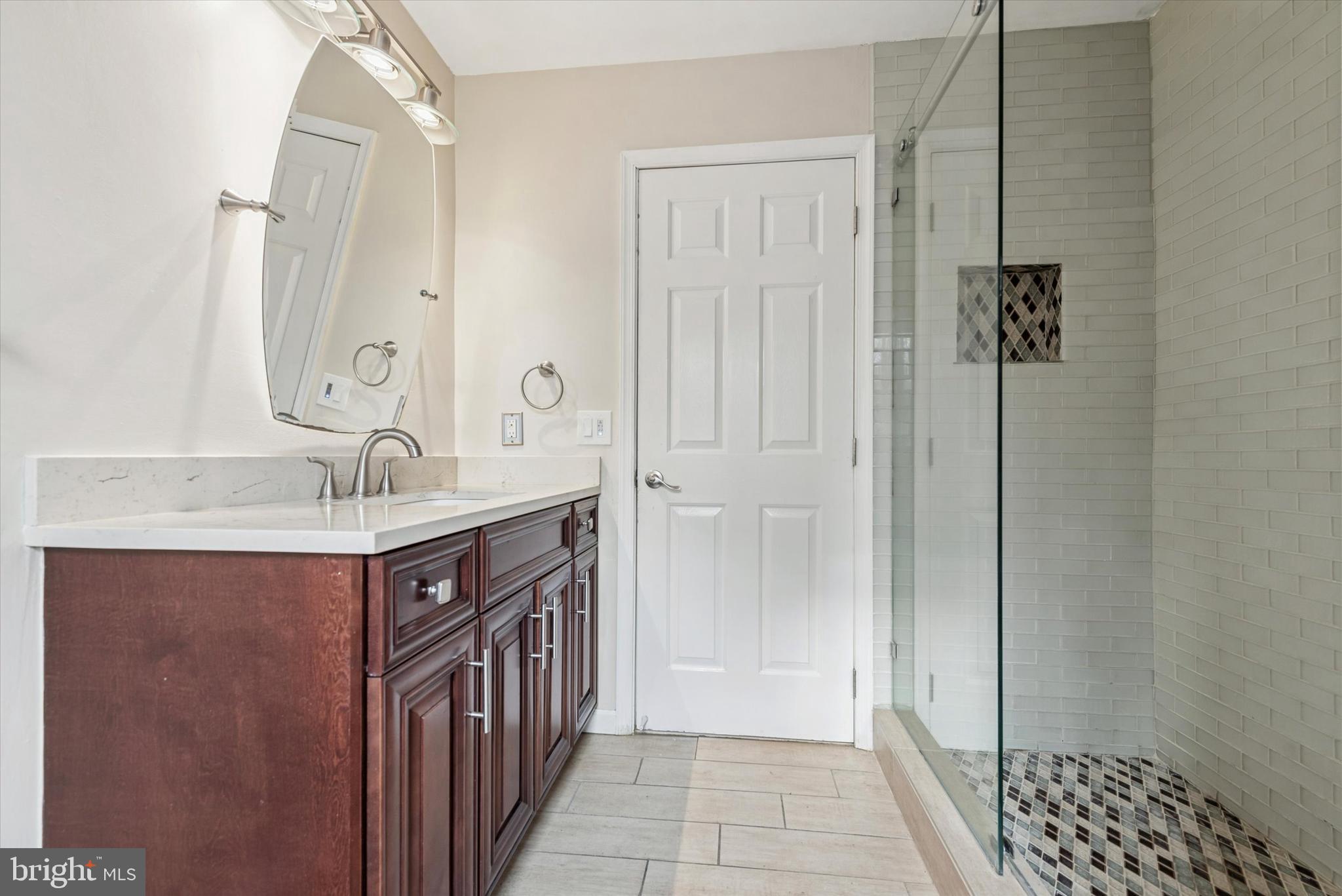 FOX KNOLL - Residential