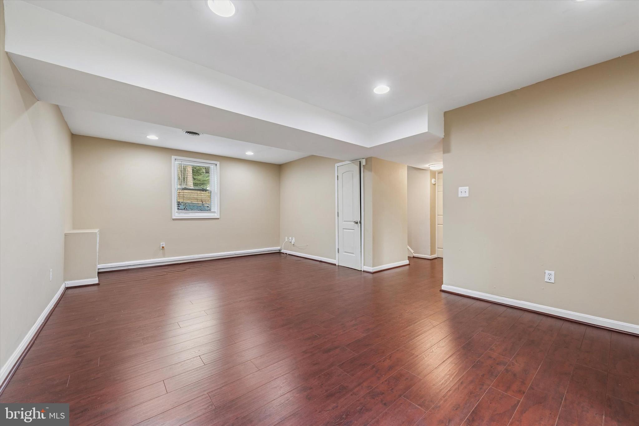 FOX KNOLL - Residential