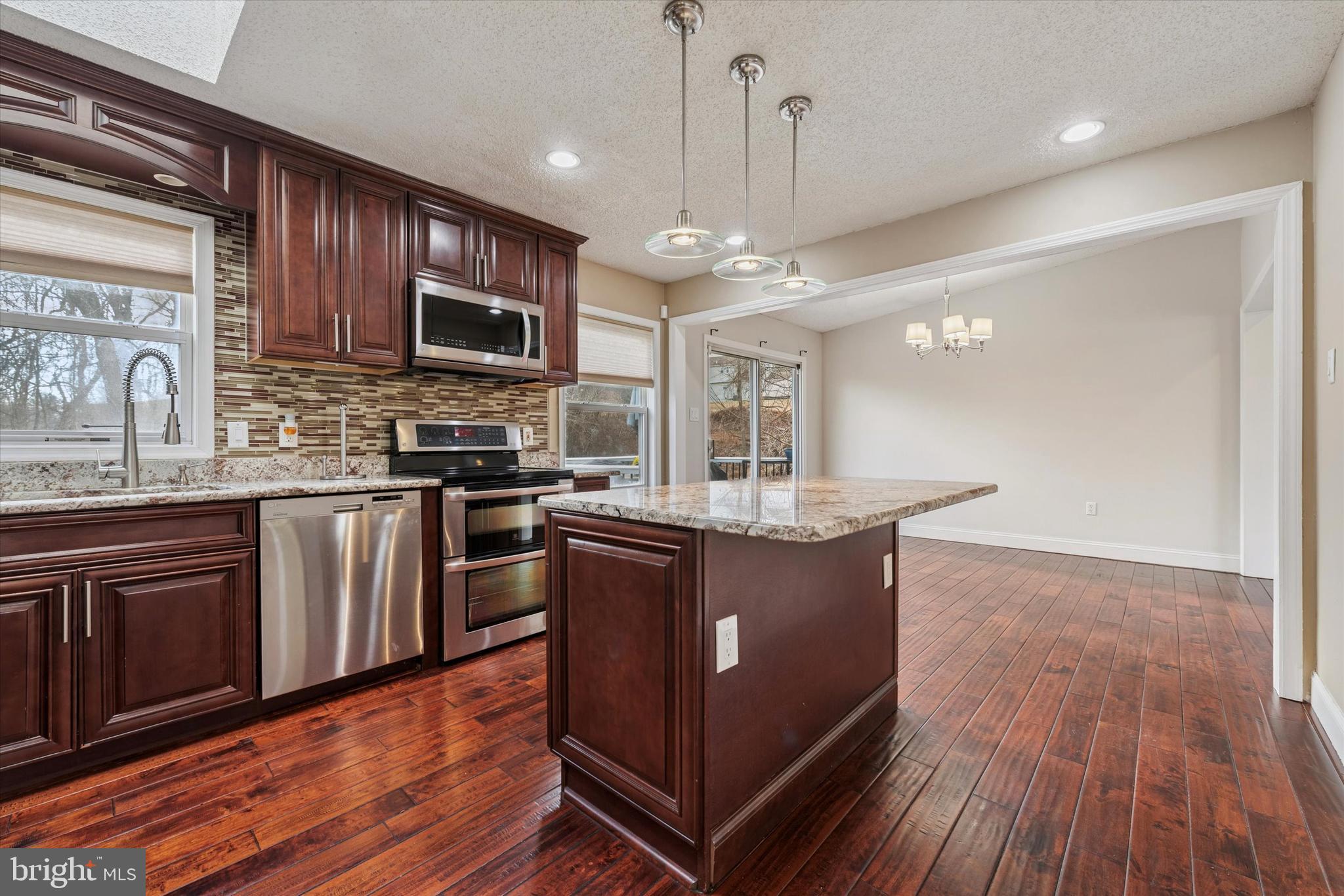 FOX KNOLL - Residential