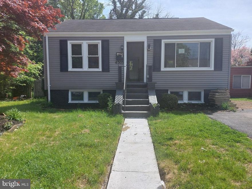 Welcome home to this beautiful 4 bed 2 bath! Lots of new updates on this one including new hardwood flooring and heating/cooling system. Open and spacious concept. Kitchen boasts stainless steel appliances, tile backsplash and quartz countertops. Plus, an additional breakfast bar! Modern bathrooms with light colored wood and tile. Lower level includes bonus recreation room and utility room. Huge, fenced backyard with plenty of space to get creative. Home won’t last long! 

Approved applicants will be required to pay a $250.00 non-refundable reservation fee to take the home off the market, which will be applied toward their move-in charges.