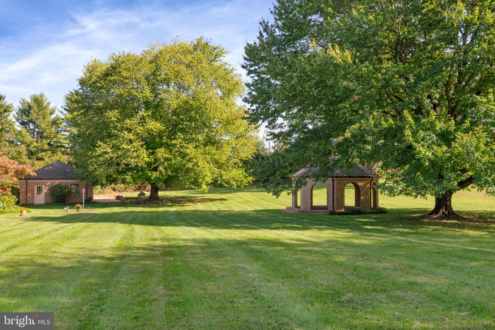 LAWNVALE ESTATES - Residential