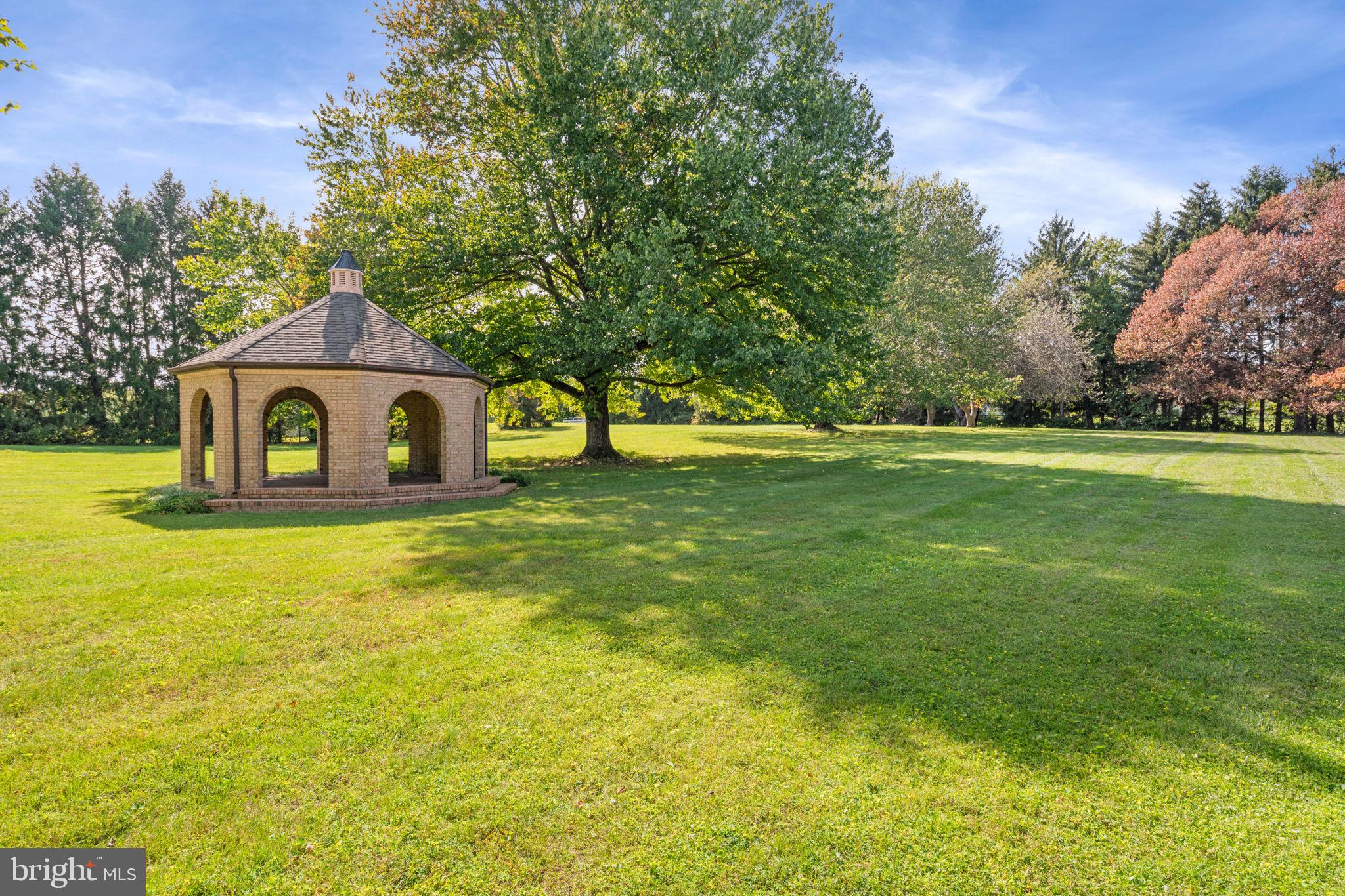 LAWNVALE ESTATES - Residential