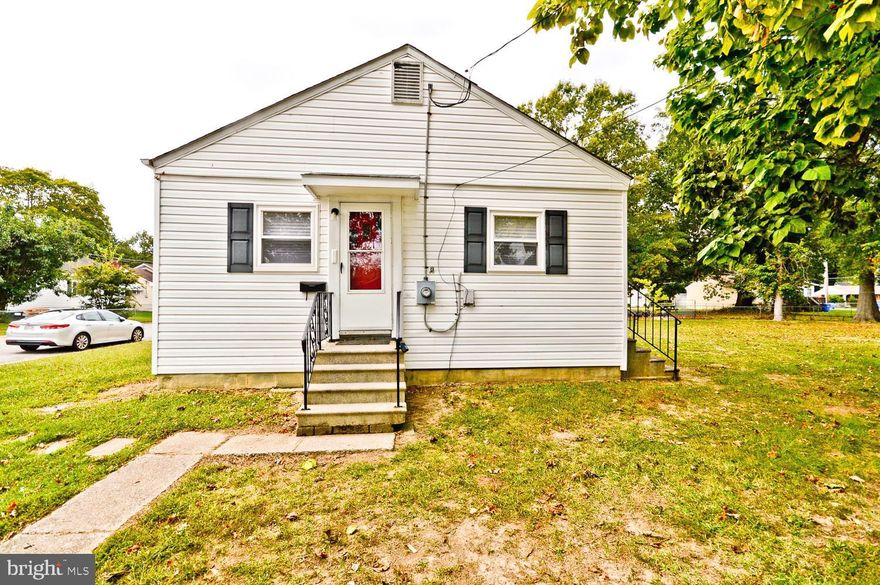 This charming home is ready for a new family! The kitchen features new appliances. The bathroom has been updated with a new bathtub and vanity. The bedrooms are both a good size and have plenty of closet space. The house has off-street parking and a large backyard for entertaining. This home is located in a quiet neighborhood and is close to schools, shopping, and restaurants. No HOA.  Additionally, its easy commute accessibility makes it an ideal choice for those seeking convenience and comfort. Furthermore, the commute options from this location make it a breeze to travel to work or explore the surrounding areas.  Don't miss out on the opportunity to make this charming house your new home. Schedule a viewing today!