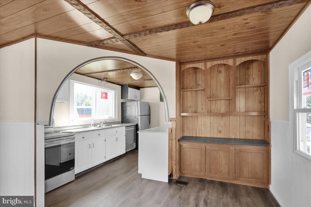 PLEASANT HILLS TR - Residential