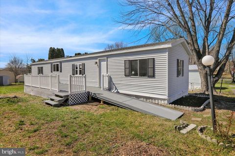 Mobile Home For Sale - 206 Memory Lane<br/> HAMBURG, PA 19526