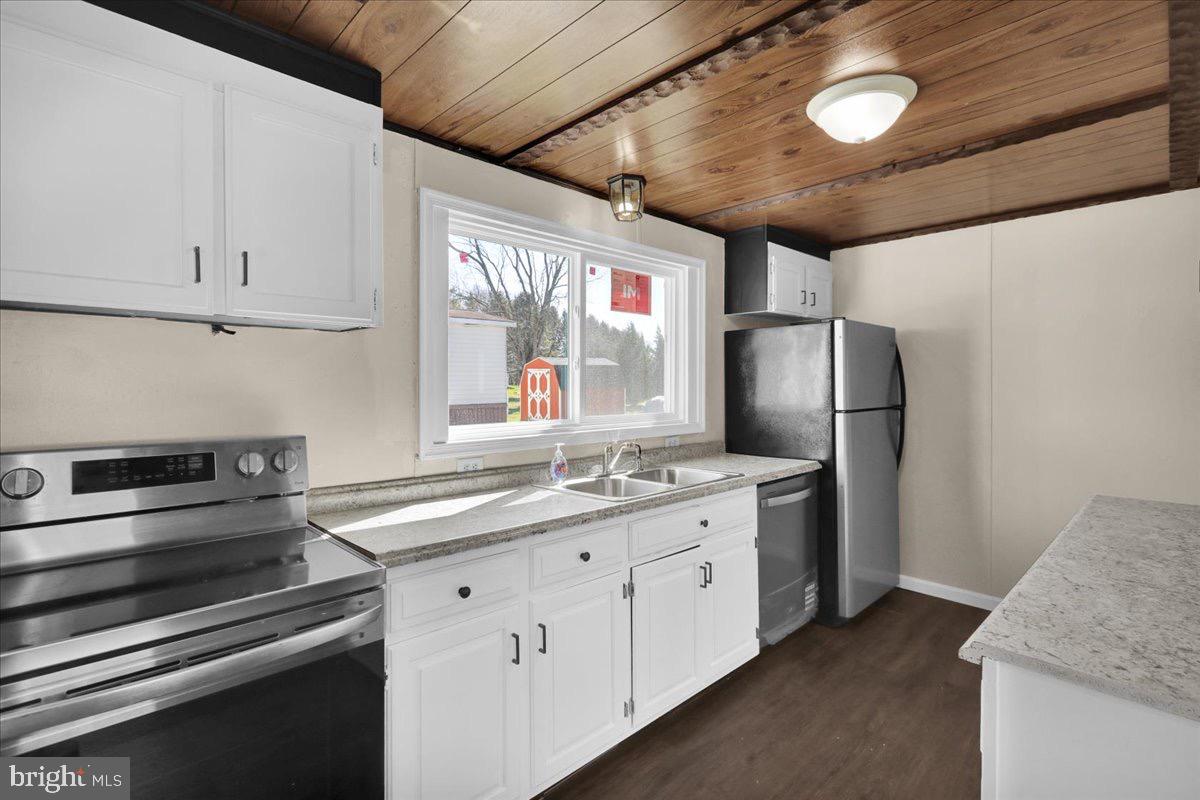 PLEASANT HILLS TR - Residential