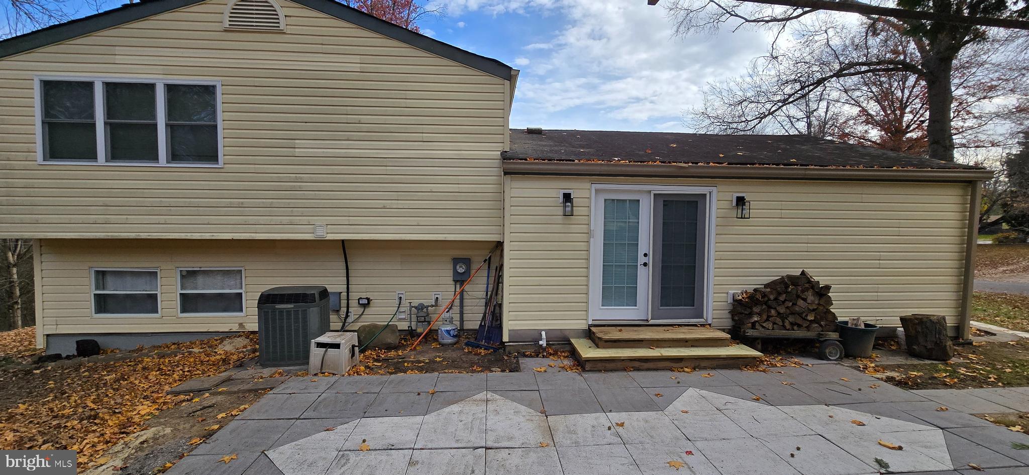 VILLAGE OF LONG REACH - Residential Lease