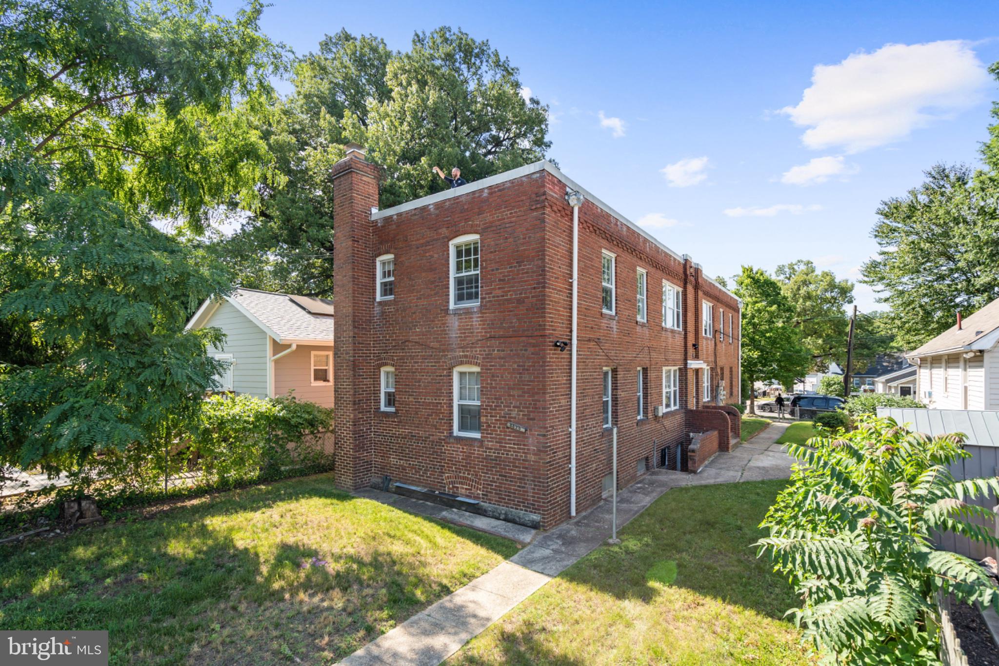 3320 E STREET SE