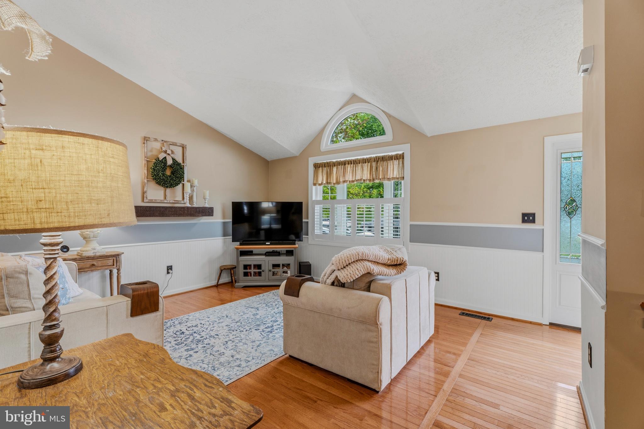2624 MERRICK WAY