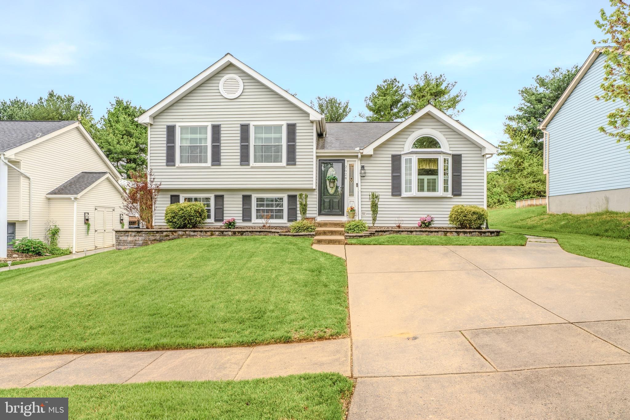 2624 MERRICK WAY