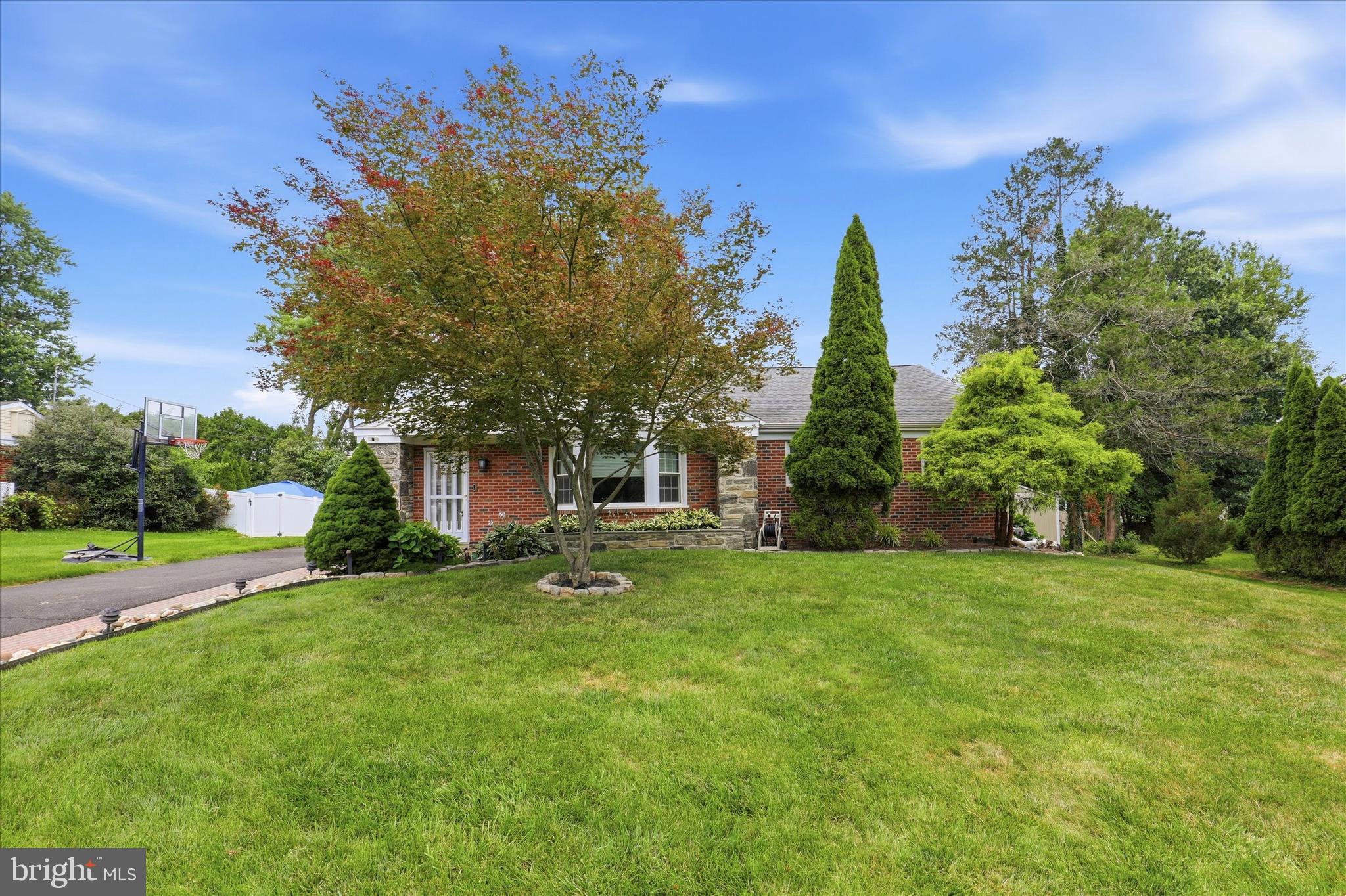 3155 MANOR ROAD