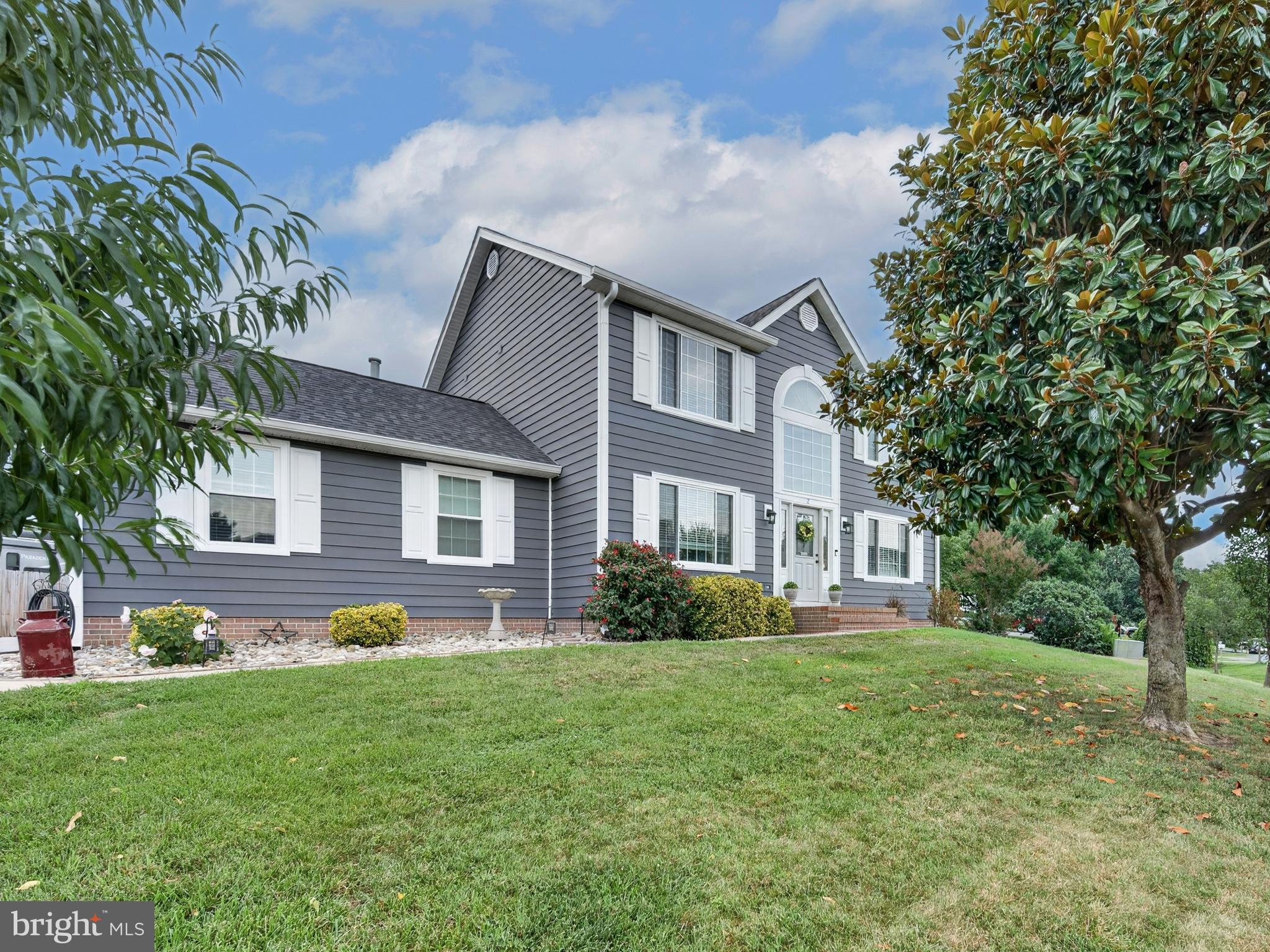 2 SEAY COURT