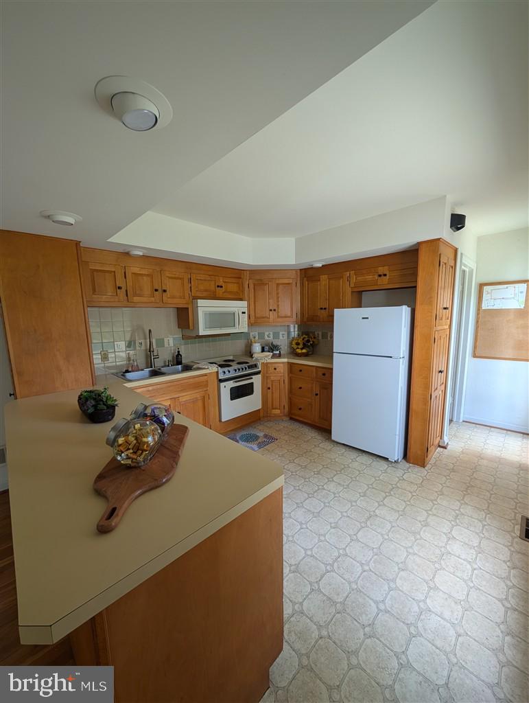 11504 KNOLLS ROAD