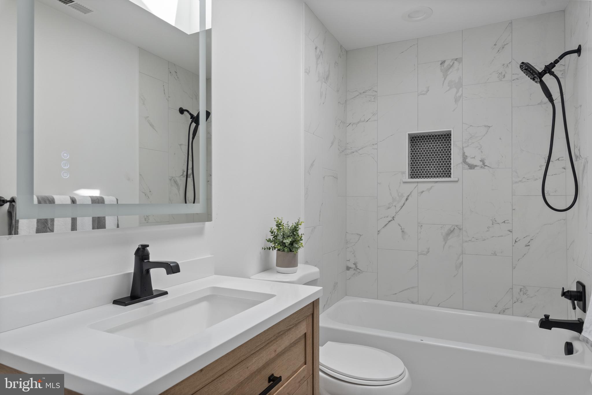 BAY RIDGE - Residential Lease