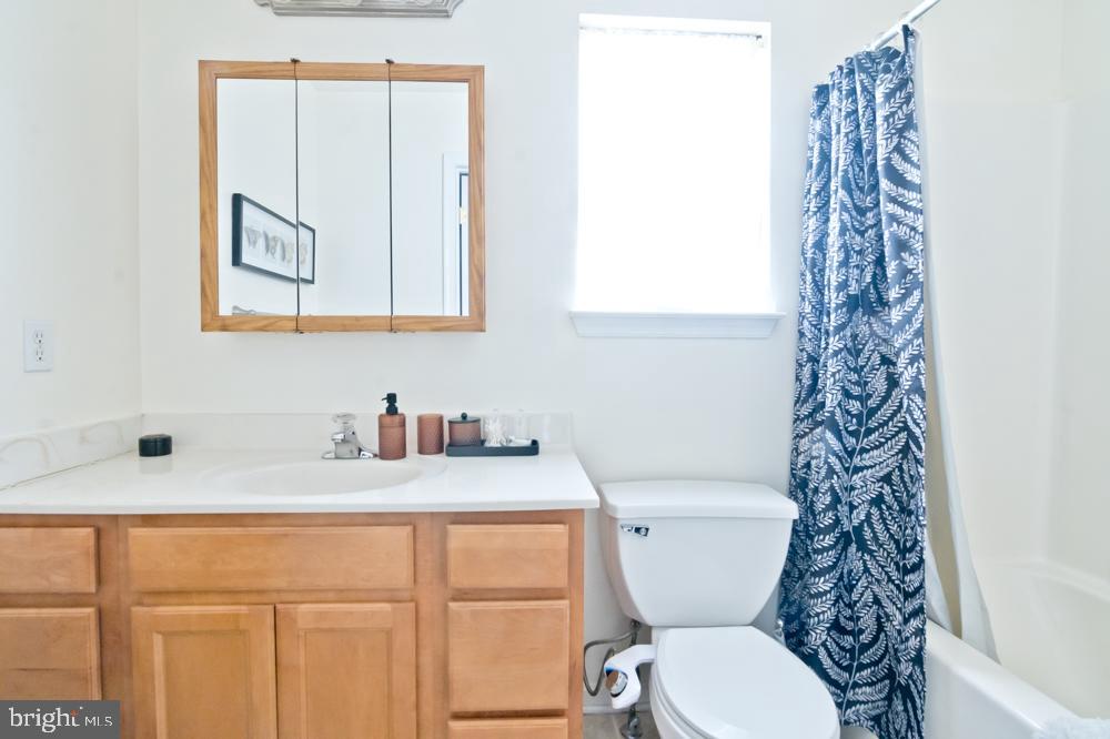 GOLDEN BEACH - Residential