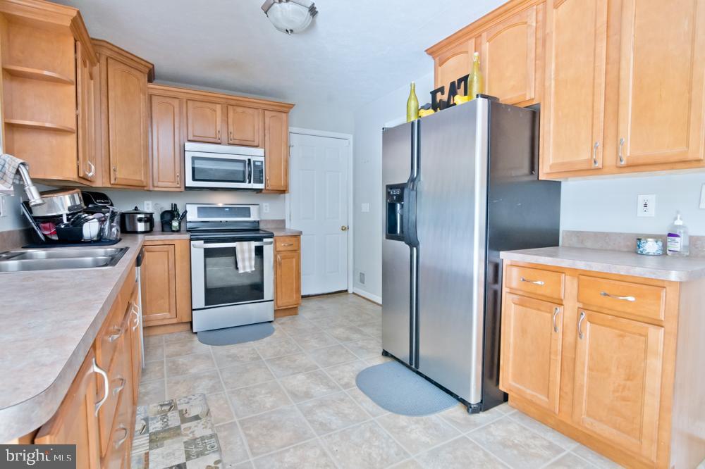 GOLDEN BEACH - Residential