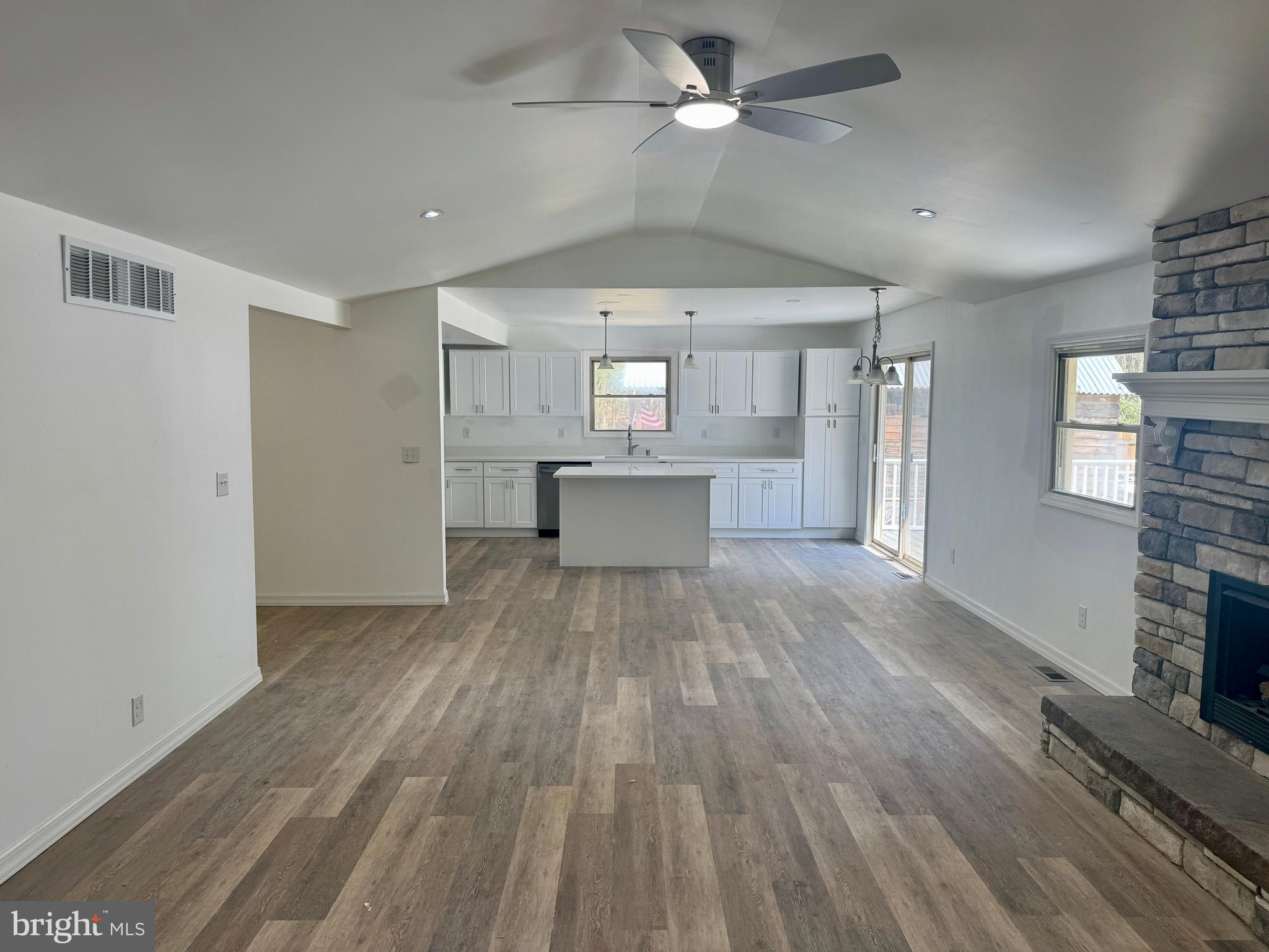 HOLIDAY POCONO - Residential