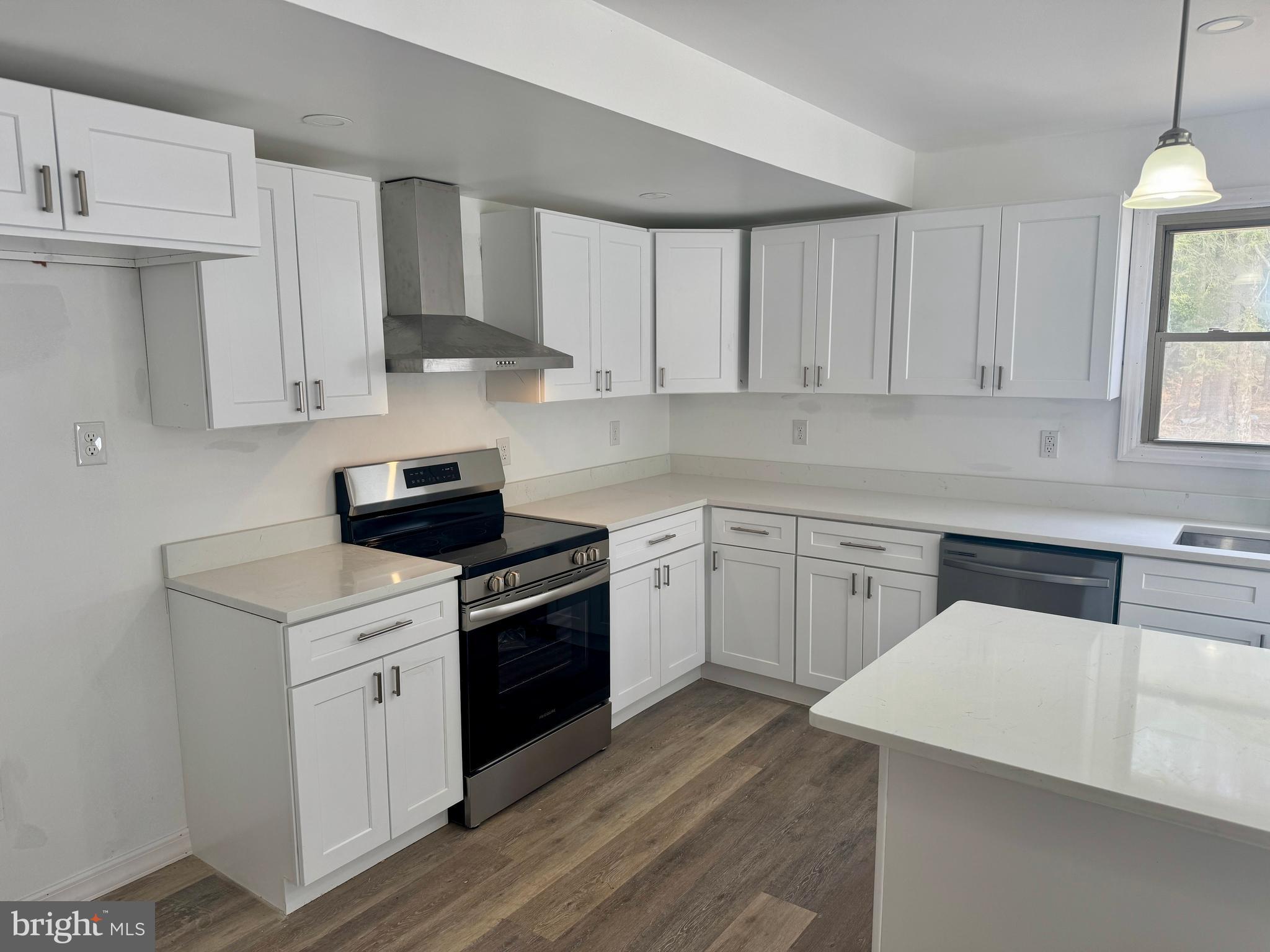 HOLIDAY POCONO - Residential