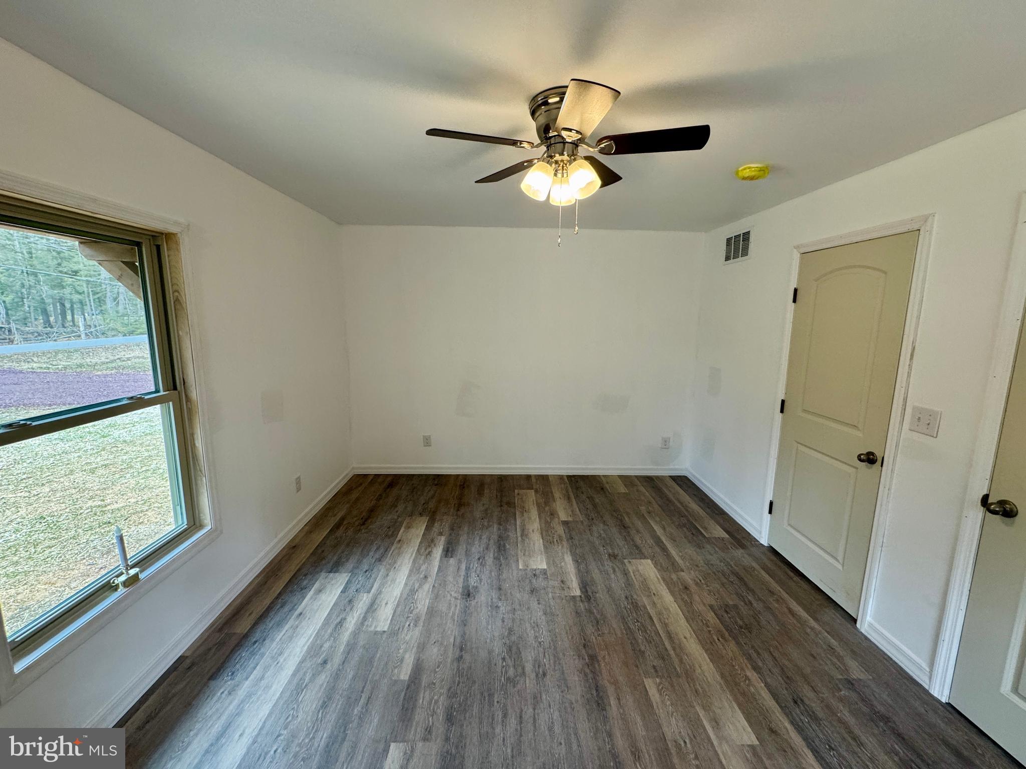 HOLIDAY POCONO - Residential