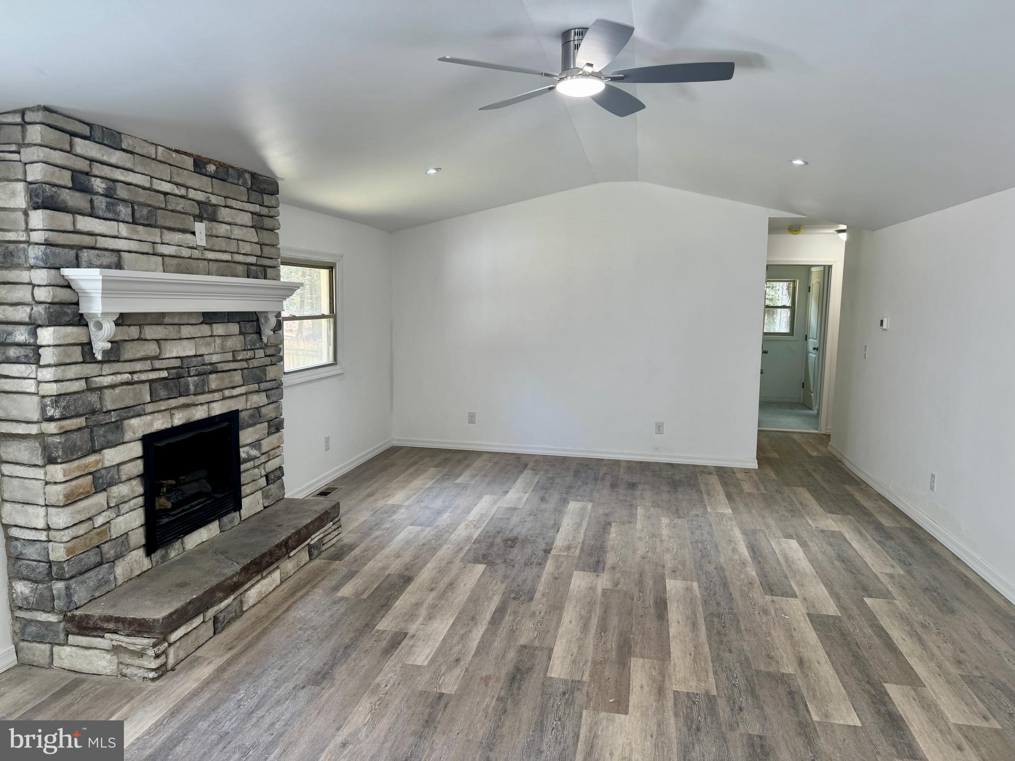 HOLIDAY POCONO - Residential