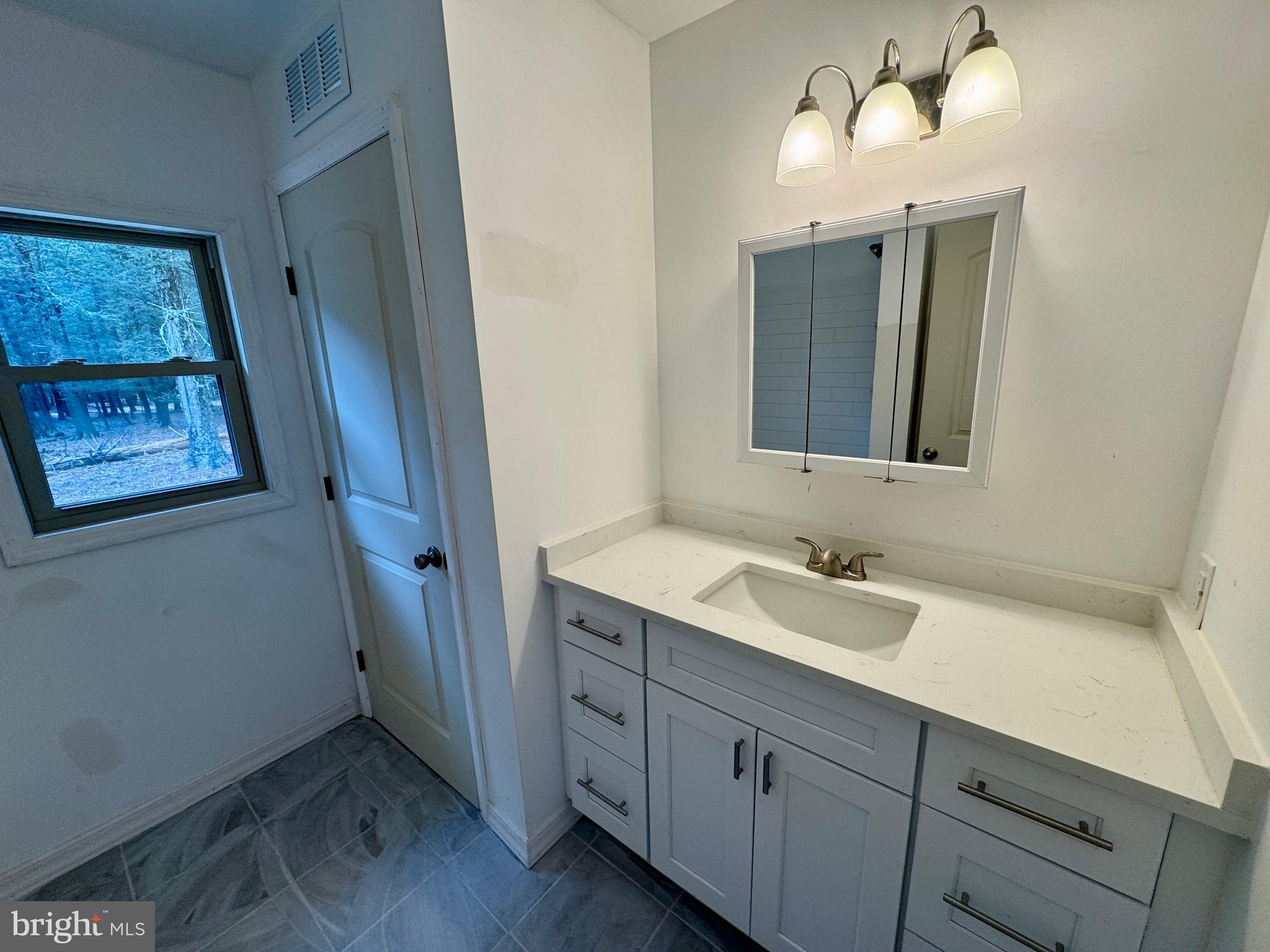 HOLIDAY POCONO - Residential