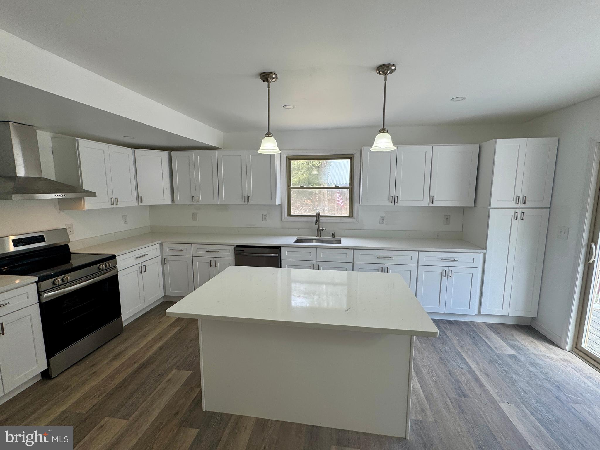 HOLIDAY POCONO - Residential