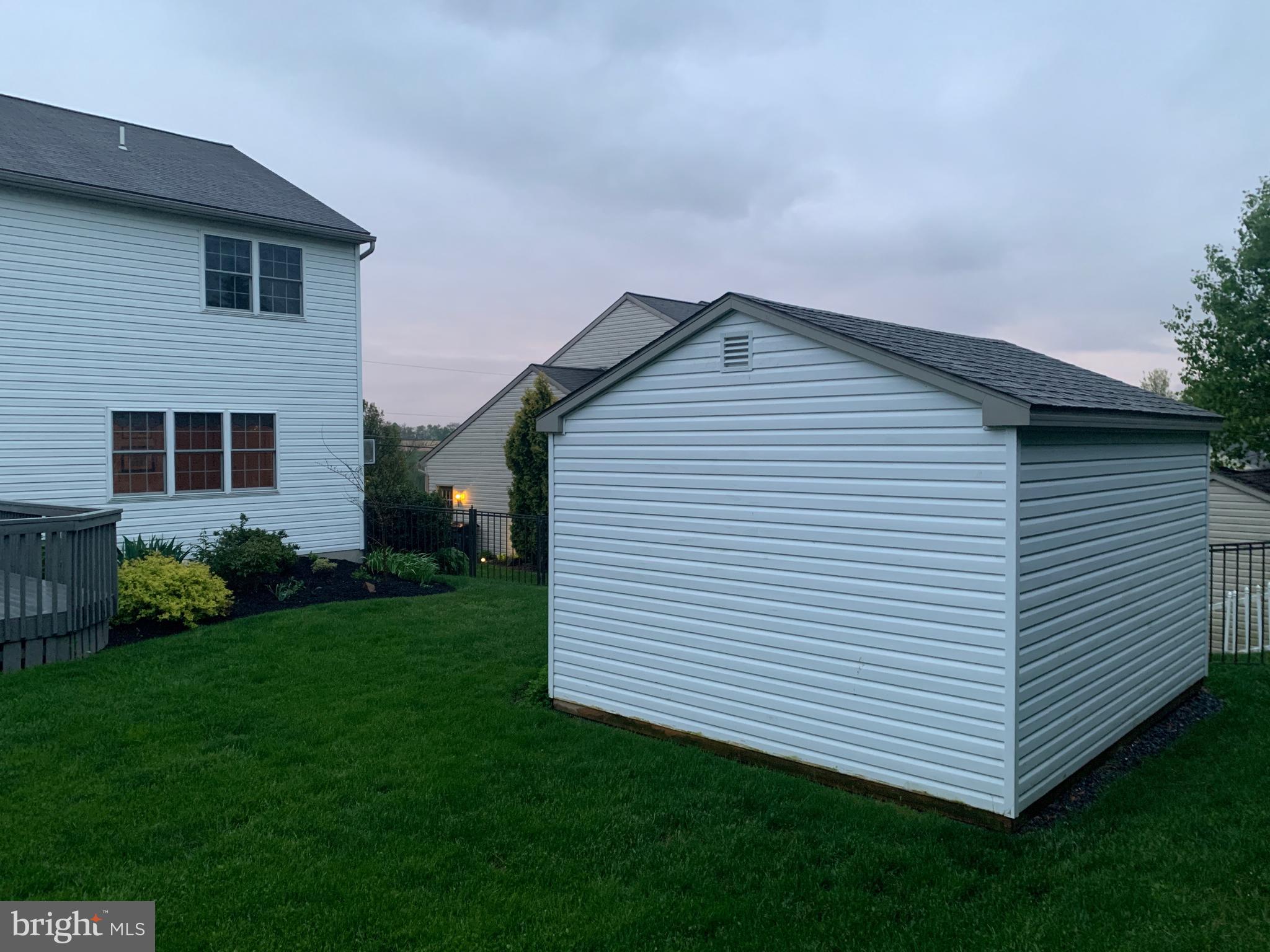 WEST RIDGE ESTATES - Residential