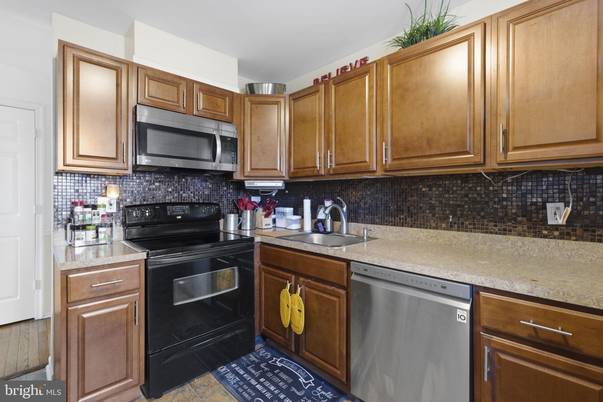 COURTLAND WOODS - Residential