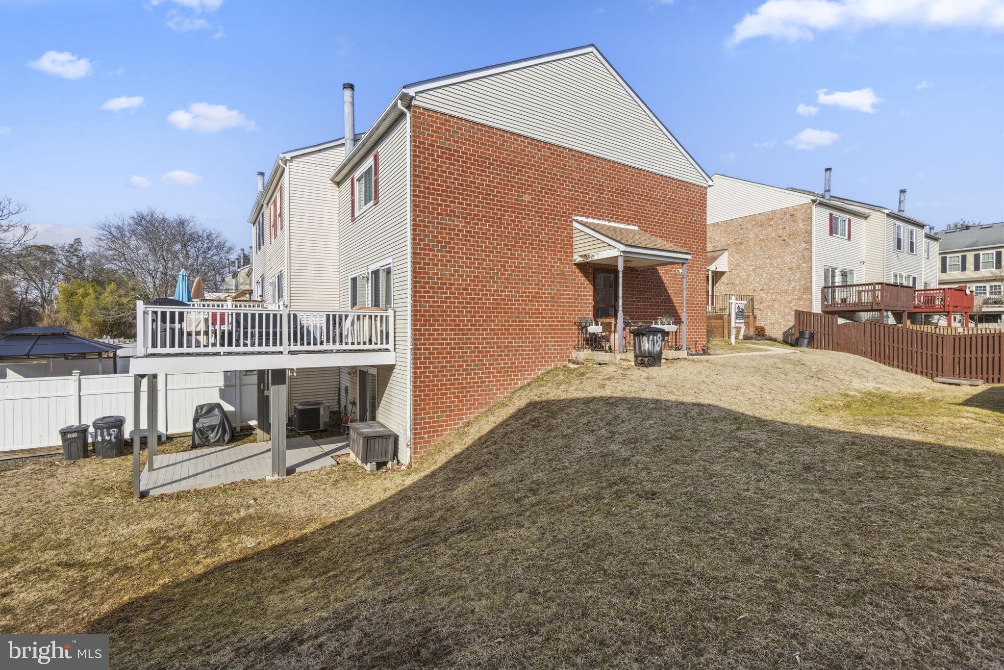 COURTLAND WOODS - Residential