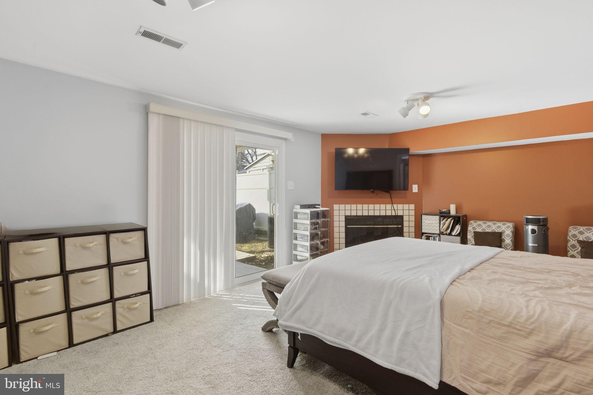 COURTLAND WOODS - Residential