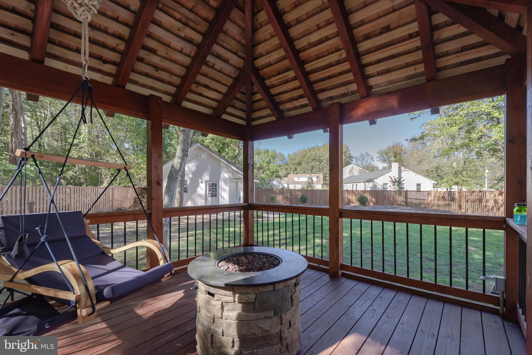 POWHATAN BEACH - Residential