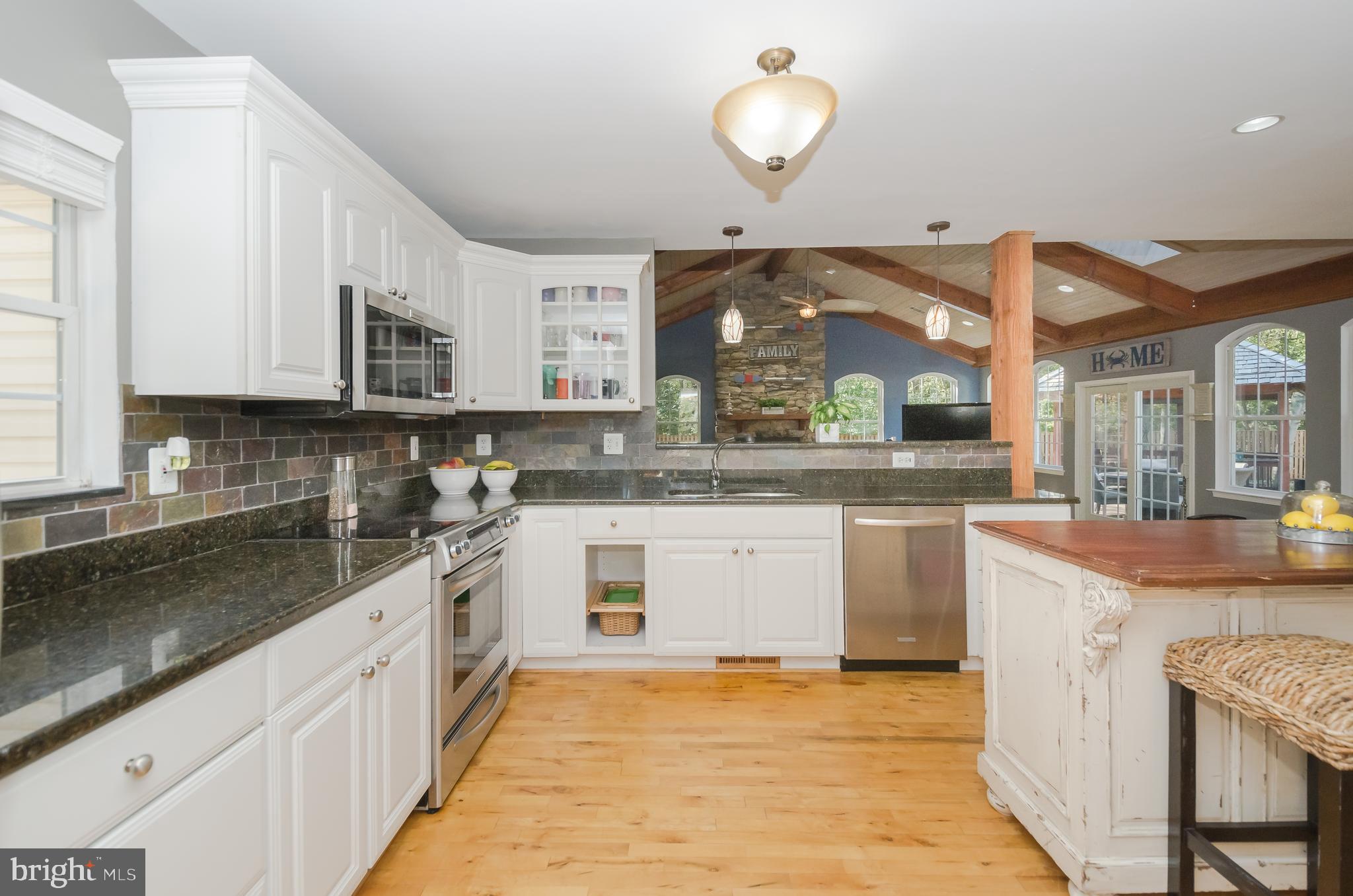 POWHATAN BEACH - Residential