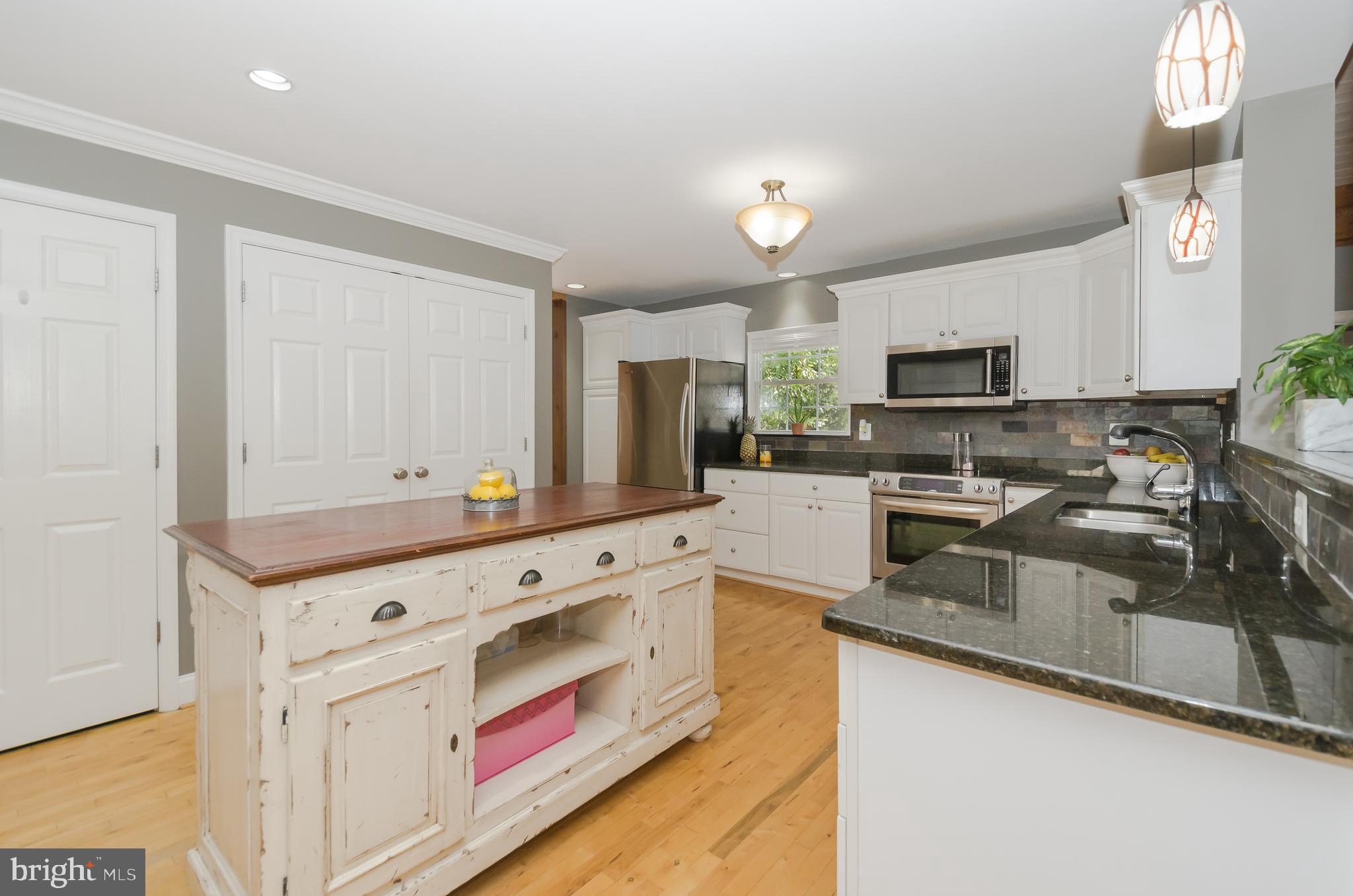 POWHATAN BEACH - Residential