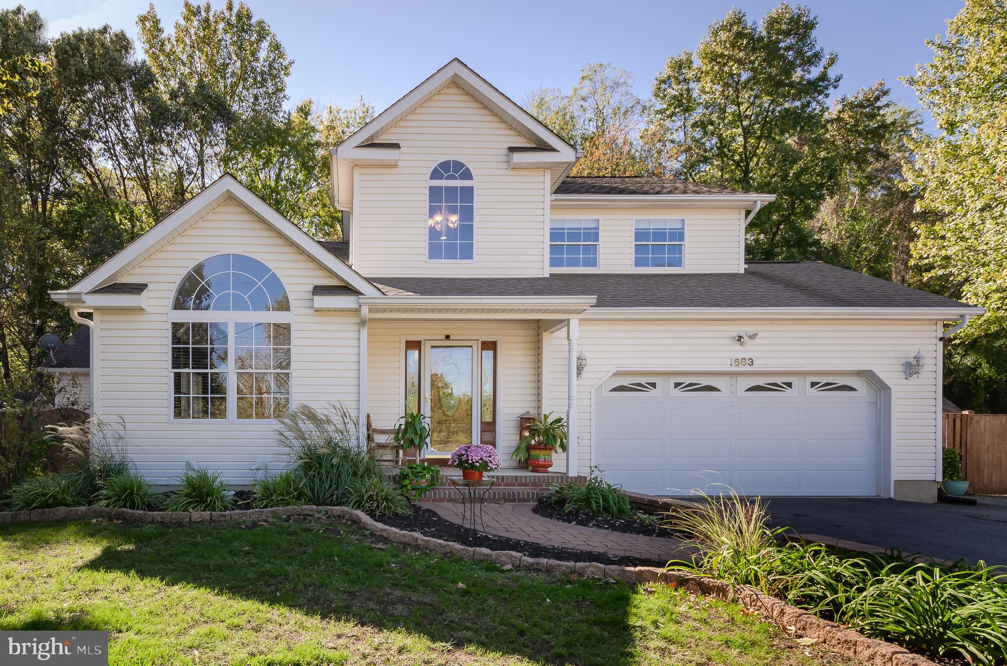 POWHATAN BEACH - Residential